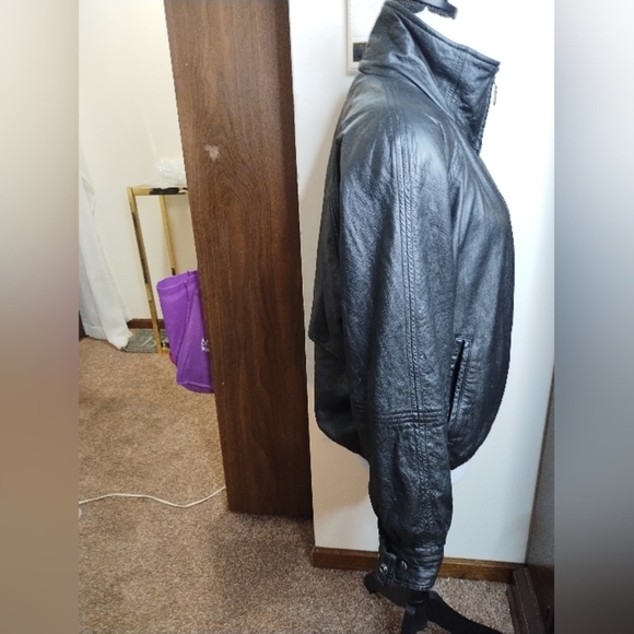 Vintage Wilson's Leather bomber jacket - Picture 5 of 10